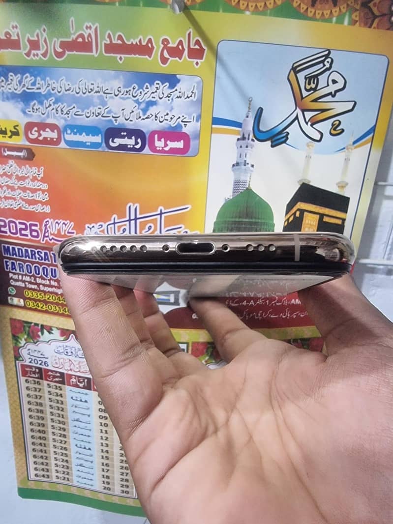 Apple iPhone XS 6
