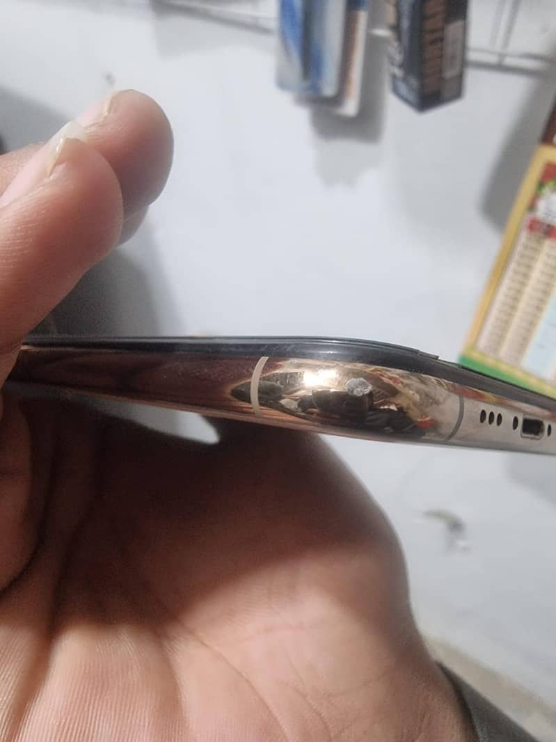 Apple iPhone XS 9