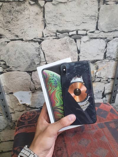 Apple iPhone XS Max approved