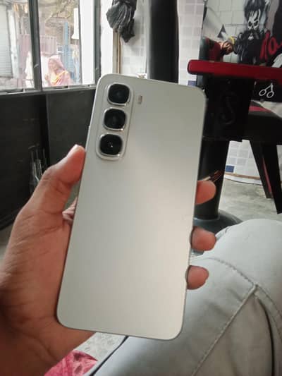 Infinix Hot 60 i