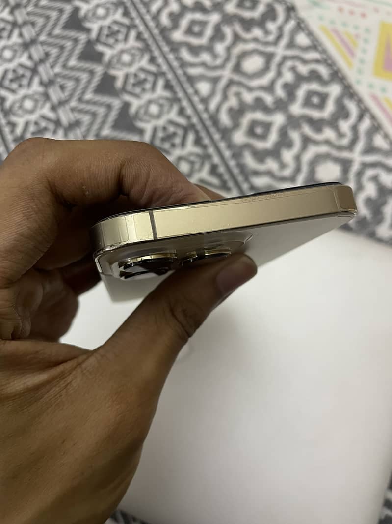 Apple iPhone 13 Pro 4