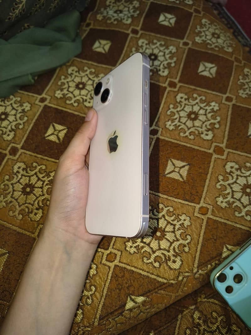 Apple iPhone 13 1