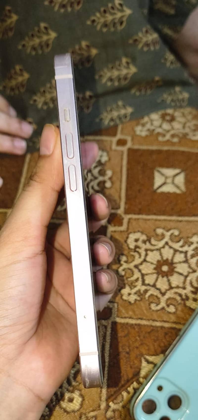 Apple iPhone 13 6