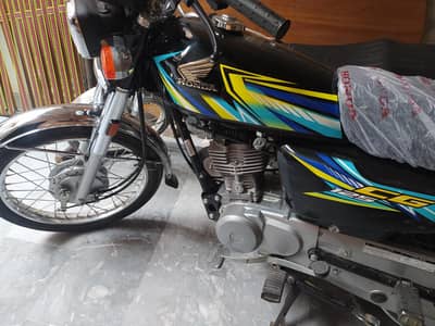 Honda 125 brand new condition model 2026/2026 excellent condition .