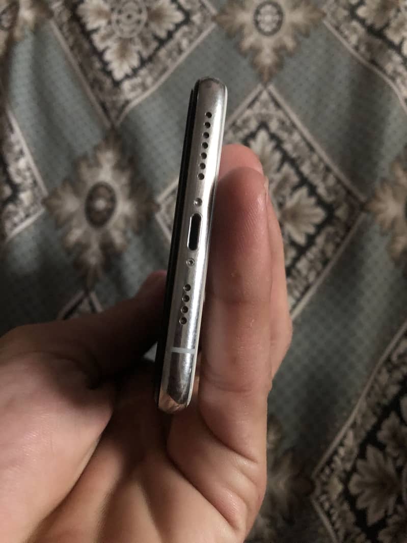 Apple iPhone XS Max 0