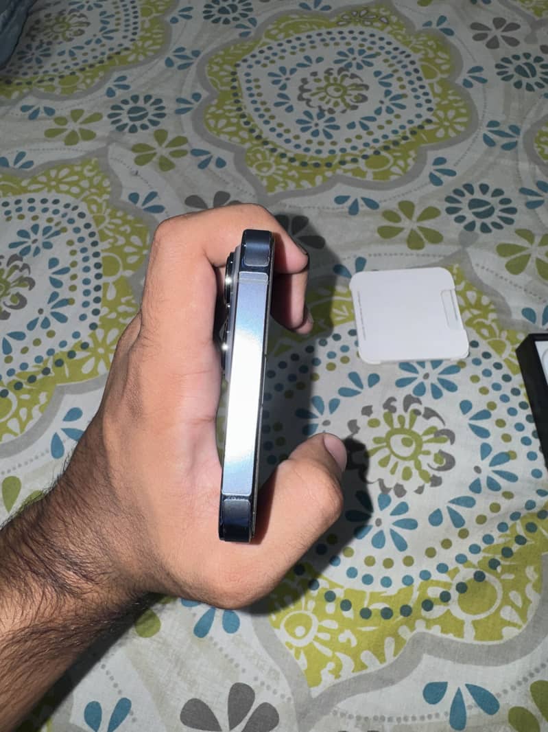 Apple iPhone 13 Pro Max 6