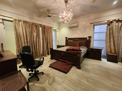 Prime Location 1 Kanal House for Sale in K Block DHA Phase 5 Lahore
