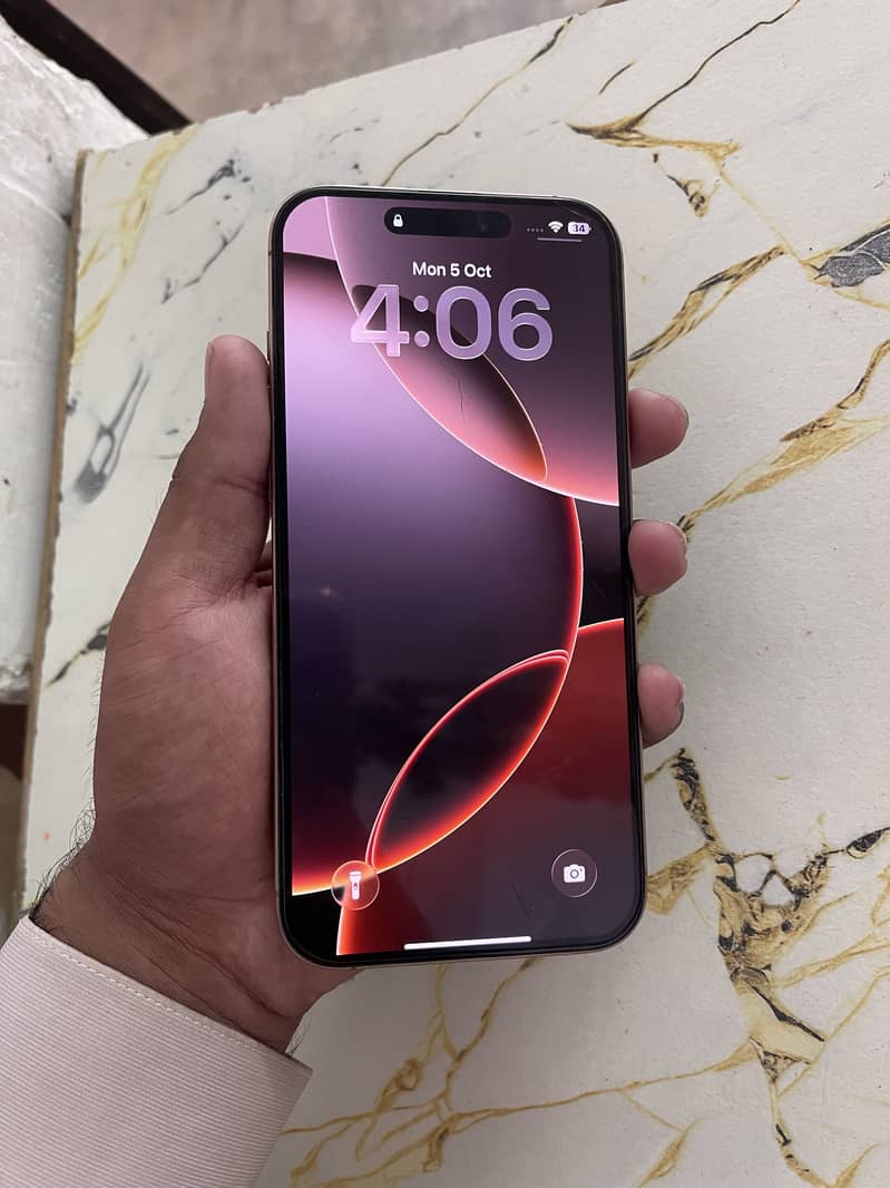 Apple iPhone 16 Pro Max 3