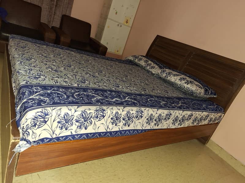 Solid Queen Size Bed Frame + Comfortable Mattress Set 0