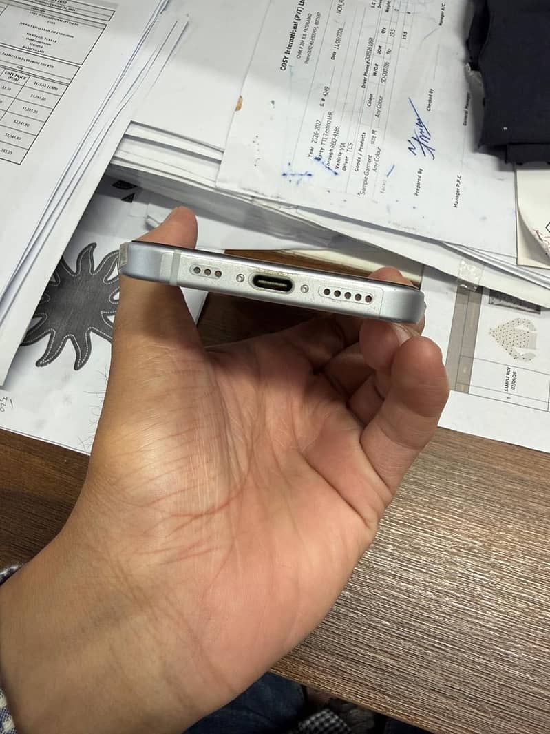 Apple iPhone 15 3