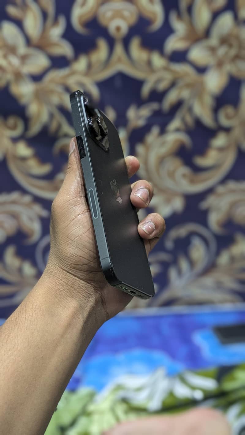 Apple iPhone 14 Pro Max 0
