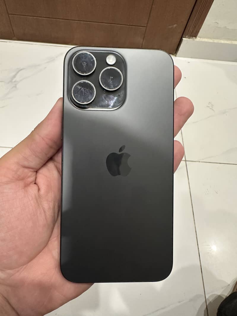 Apple iPhone 15 Pro Max 0
