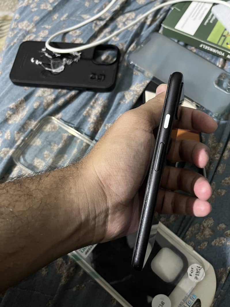Google Pixel 4 3