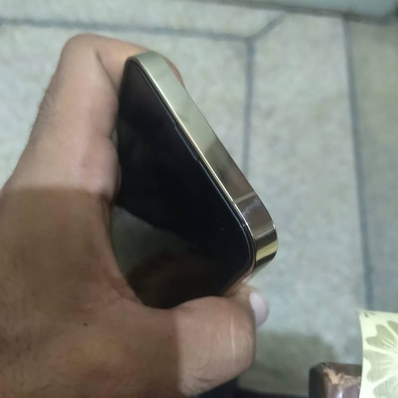Apple iPhone 13 Pro 3