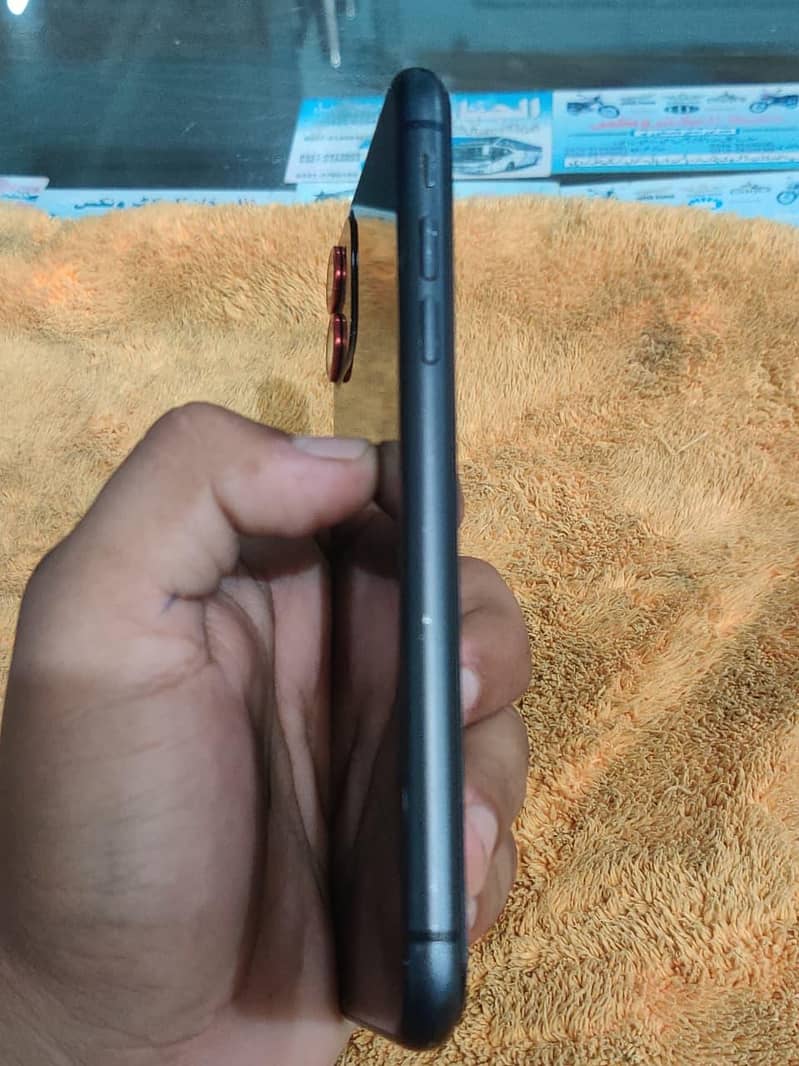 Apple iPhone 11 0