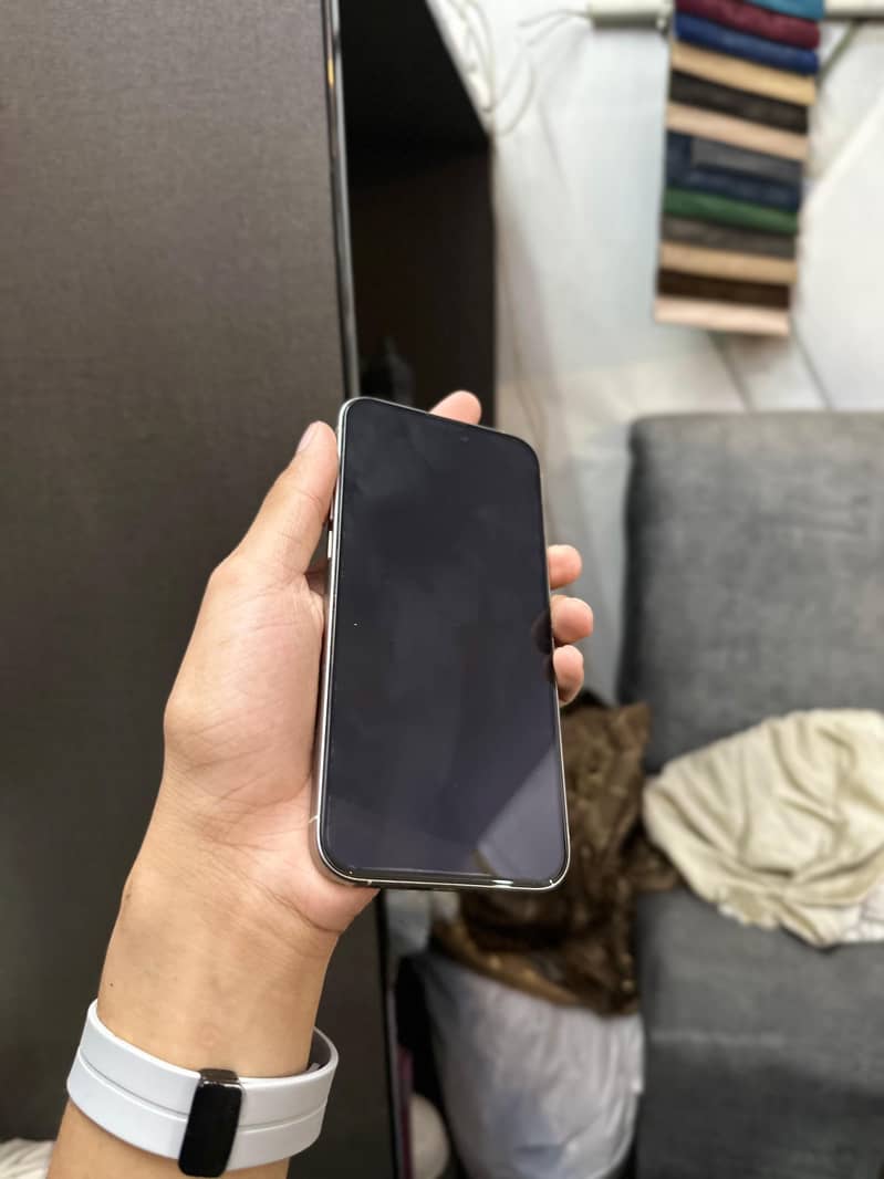 Apple iPhone 15 Pro Max 3