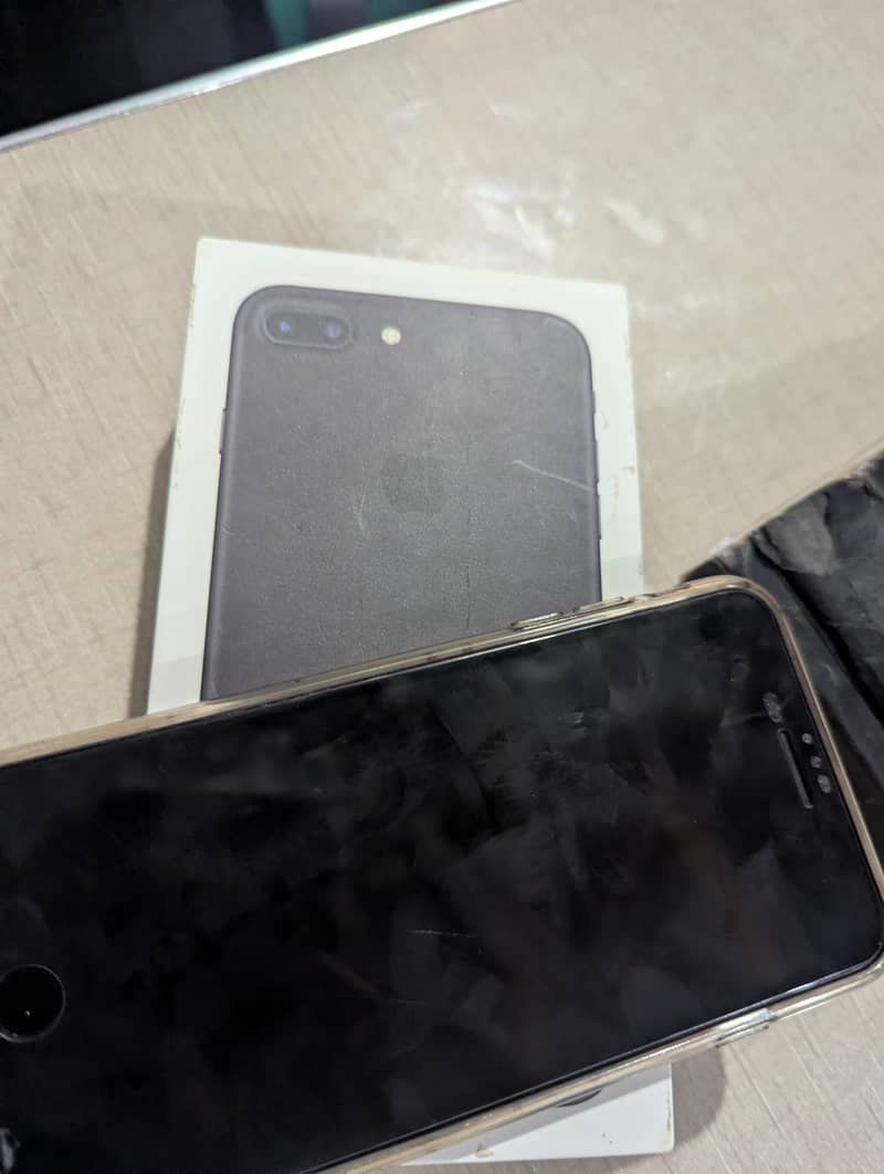 Apple iPhone 7 Plus 1