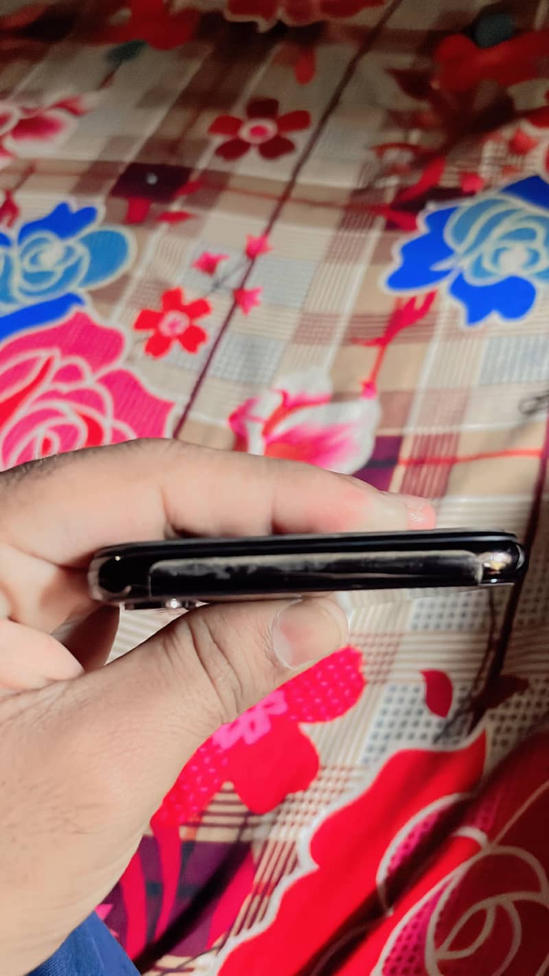 Apple iPhone X 3