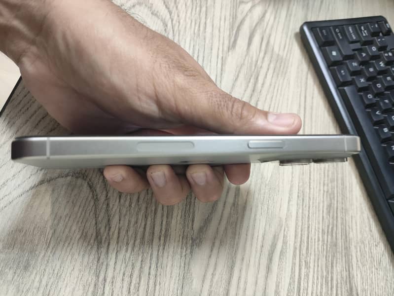 Apple iPhone 15 Pro Max 0