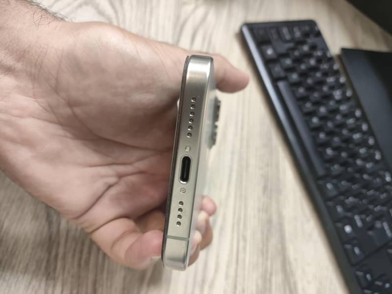 Apple iPhone 15 Pro Max 1