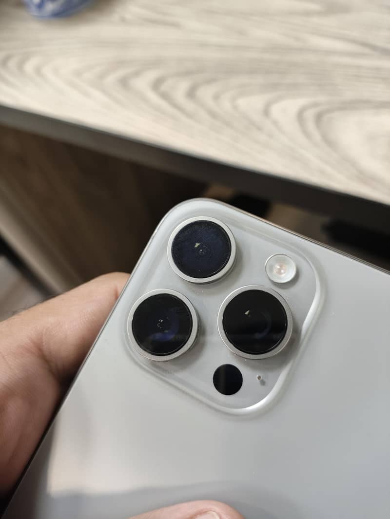 Apple iPhone 15 Pro Max 5