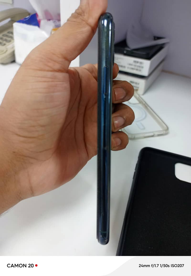 Apple iPhone 11 Pro Max 2