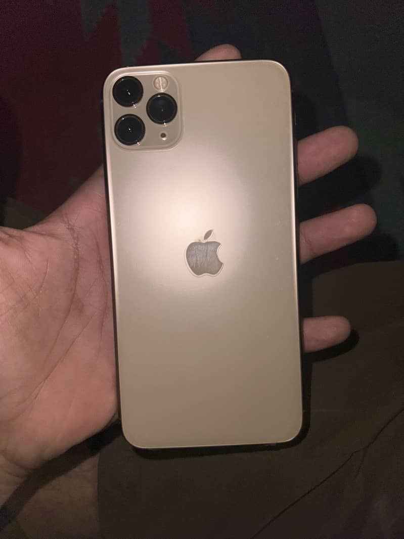 Apple iPhone 11 Pro Max 4