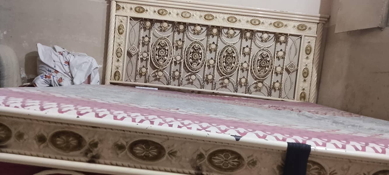 iron bed 2