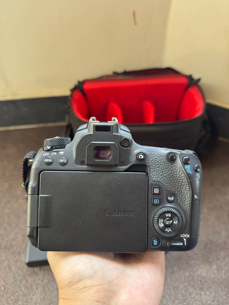 Canon Eos 77d Camera 0