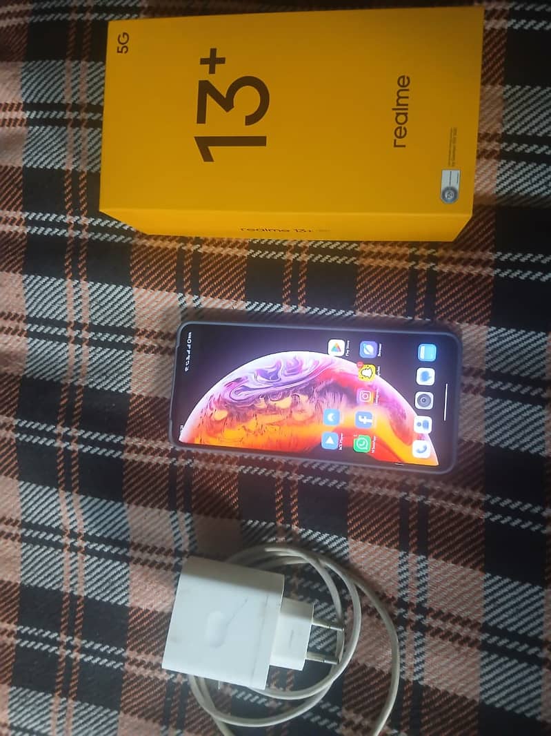 Realme 13 Plus 0