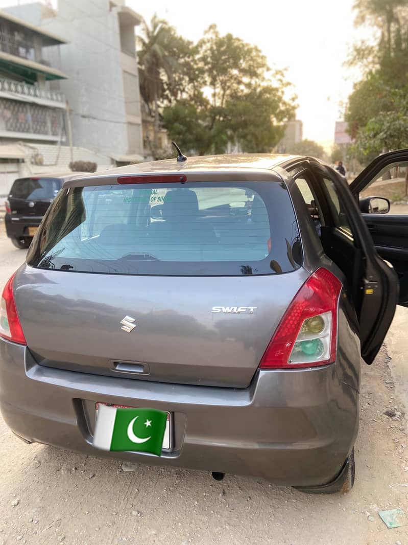 Suzuki Swift 2011 1