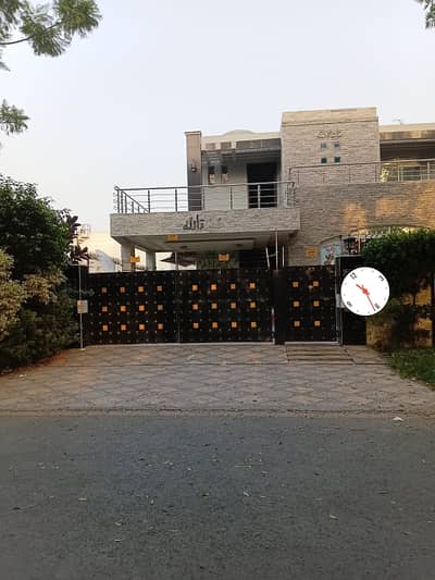 DHA Phase 8 Park Avenue, 01 Kanal, 05 Bed, Fully Furnished Luxurious House For Rent. Original Pics Attached