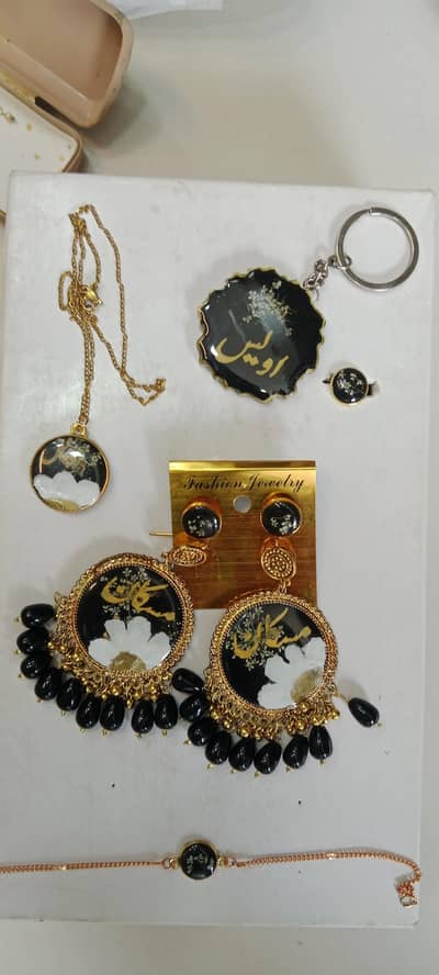 hand made resion jewelry