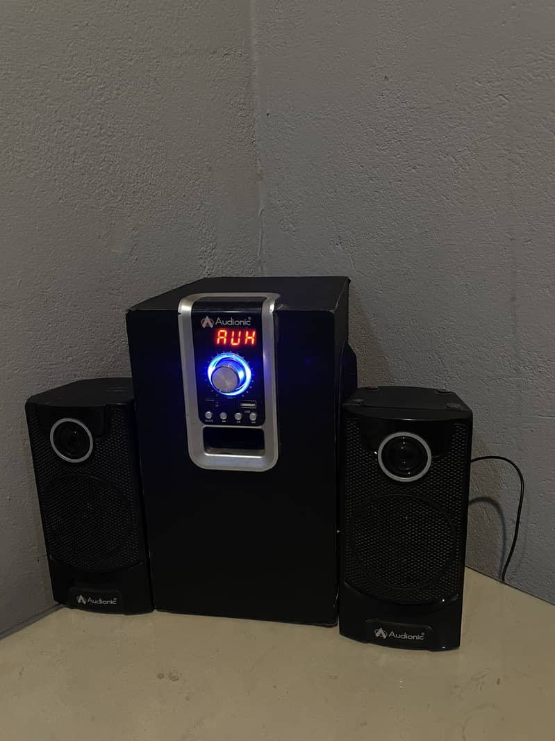 Audionic speaker with basser 0