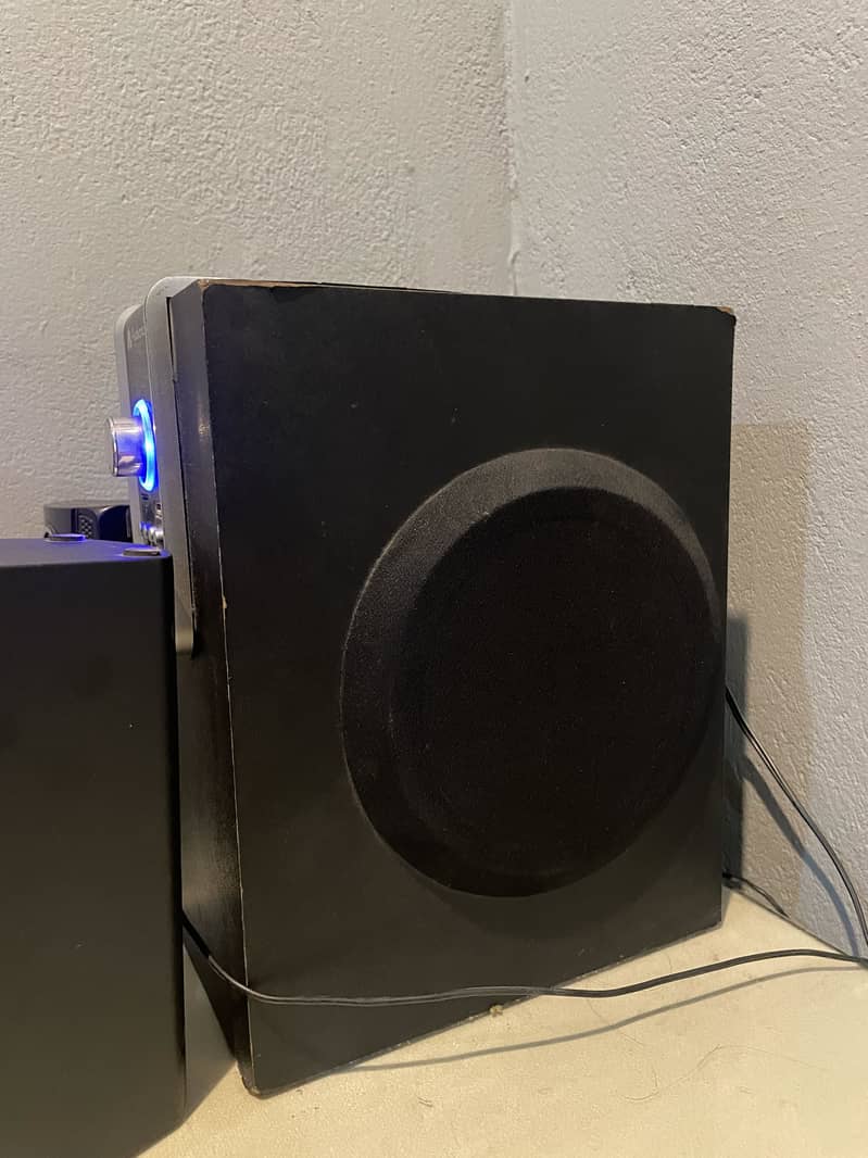 Audionic speaker with basser 1