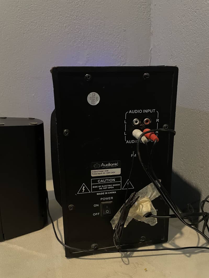 Audionic speaker with basser 3