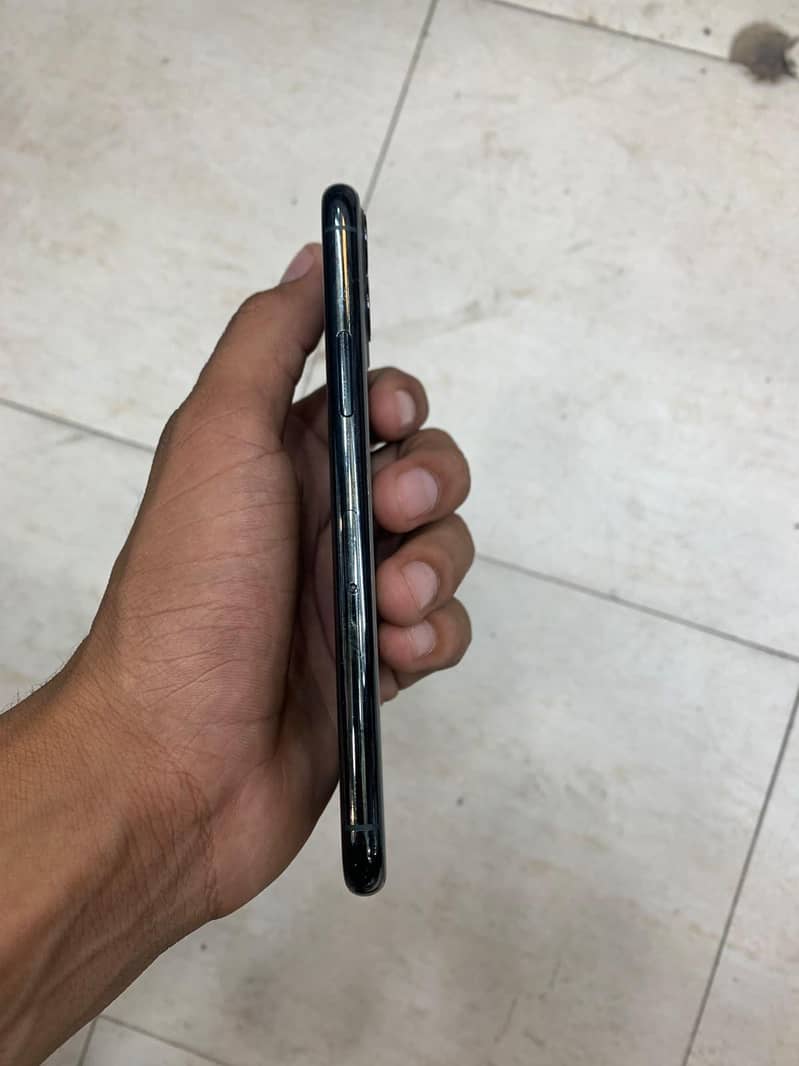 Apple iPhone 11 Pro 1