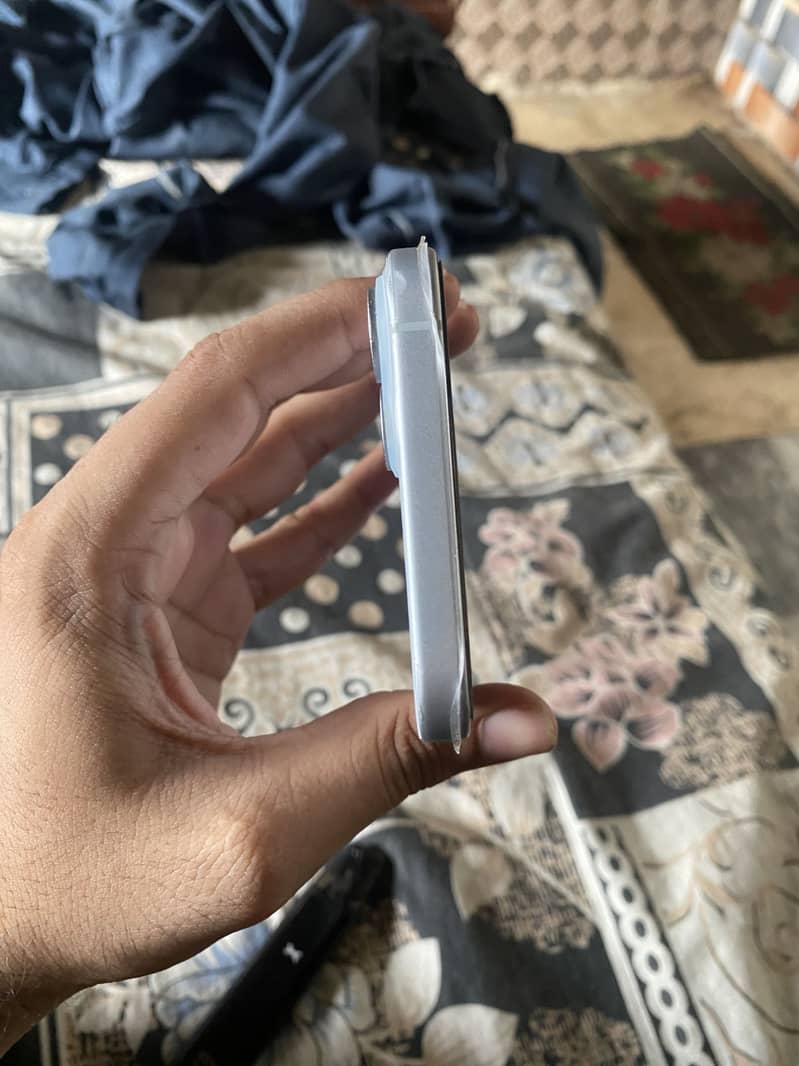 Apple iPhone 15 plus 4