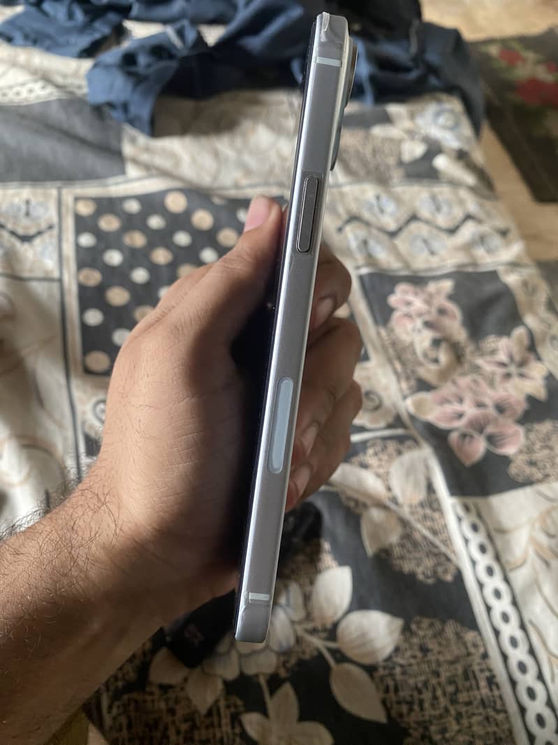 Apple iPhone 15 plus 7