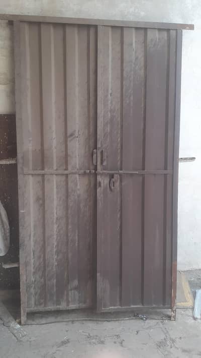 Iron Door, Darwaza, lohe Ka darwaza