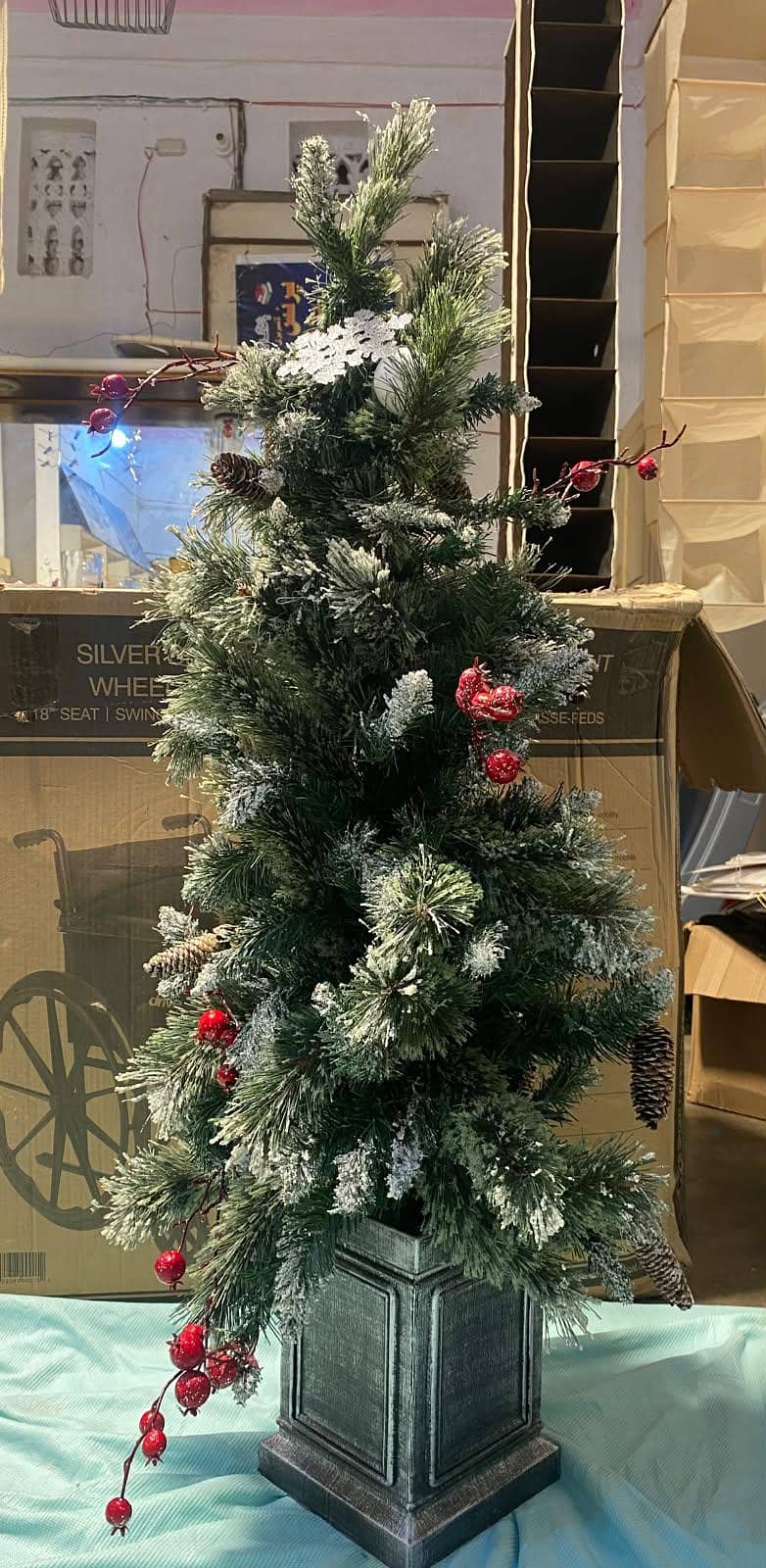 Imported Artificial Christmas Tree 0