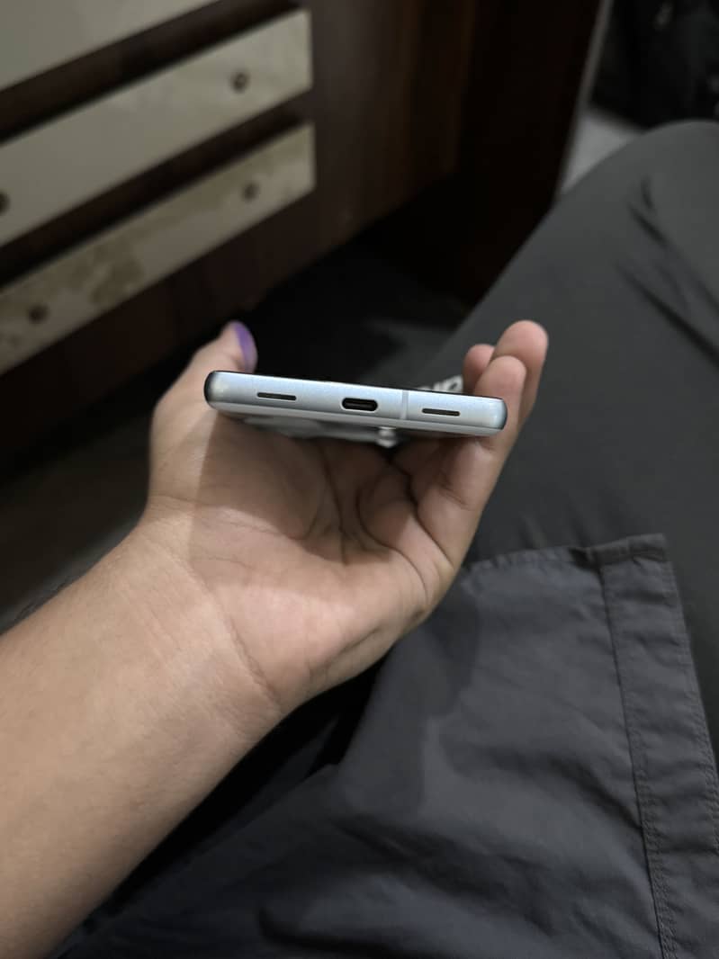 Google Pixel 7a 3