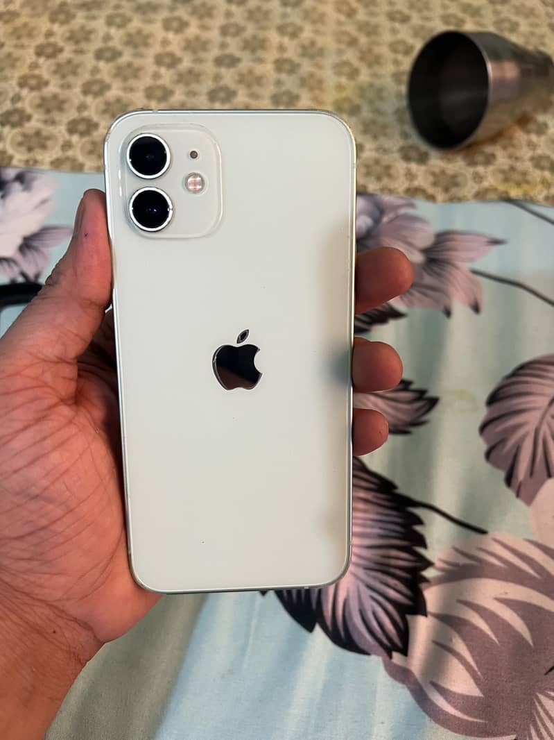 Apple iPhone 12 2