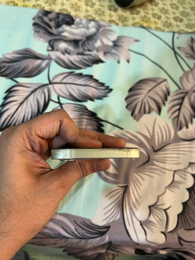 Apple iPhone 12 8