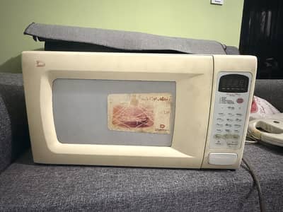 Dawlance microwave model DW-131A
