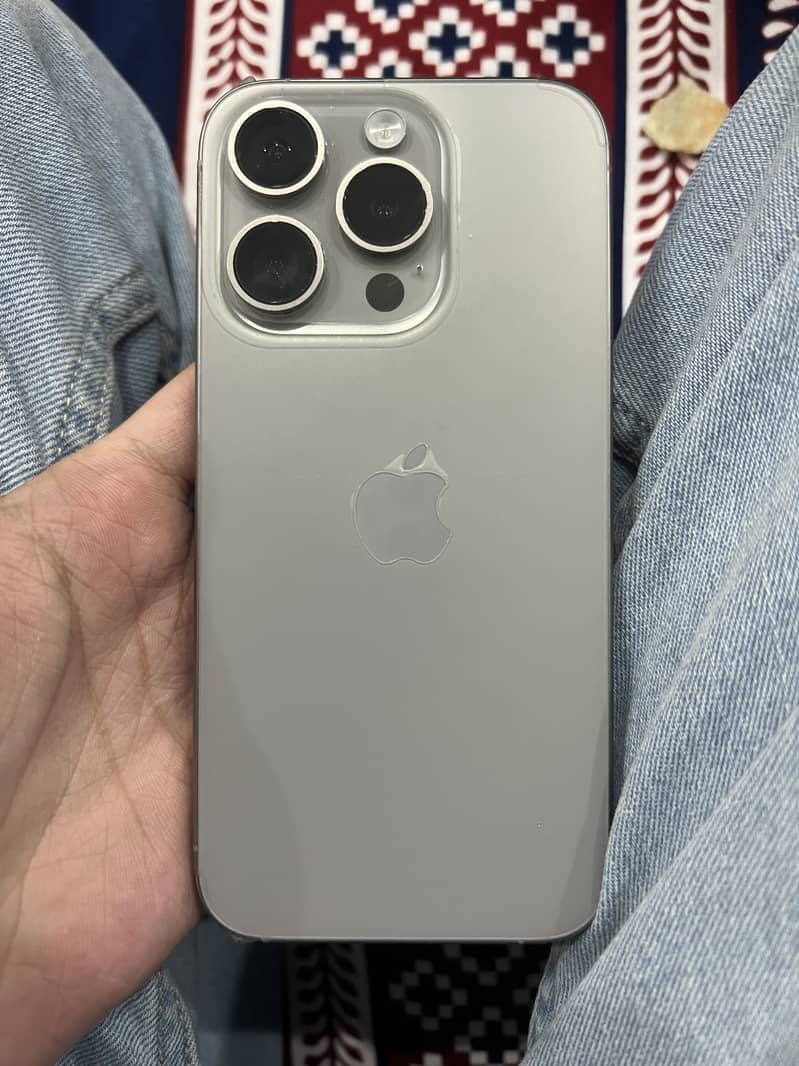 Apple iPhone 15 Pro 0
