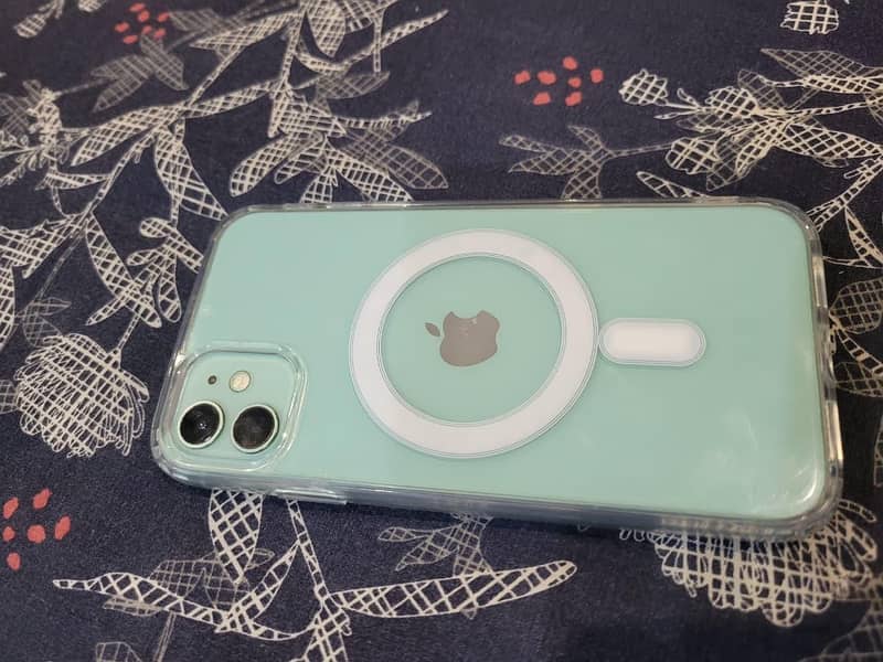 Apple iPhone 11 4