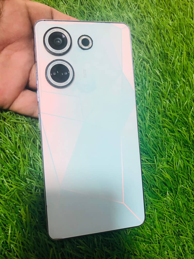 Tecno CAMON 20 0