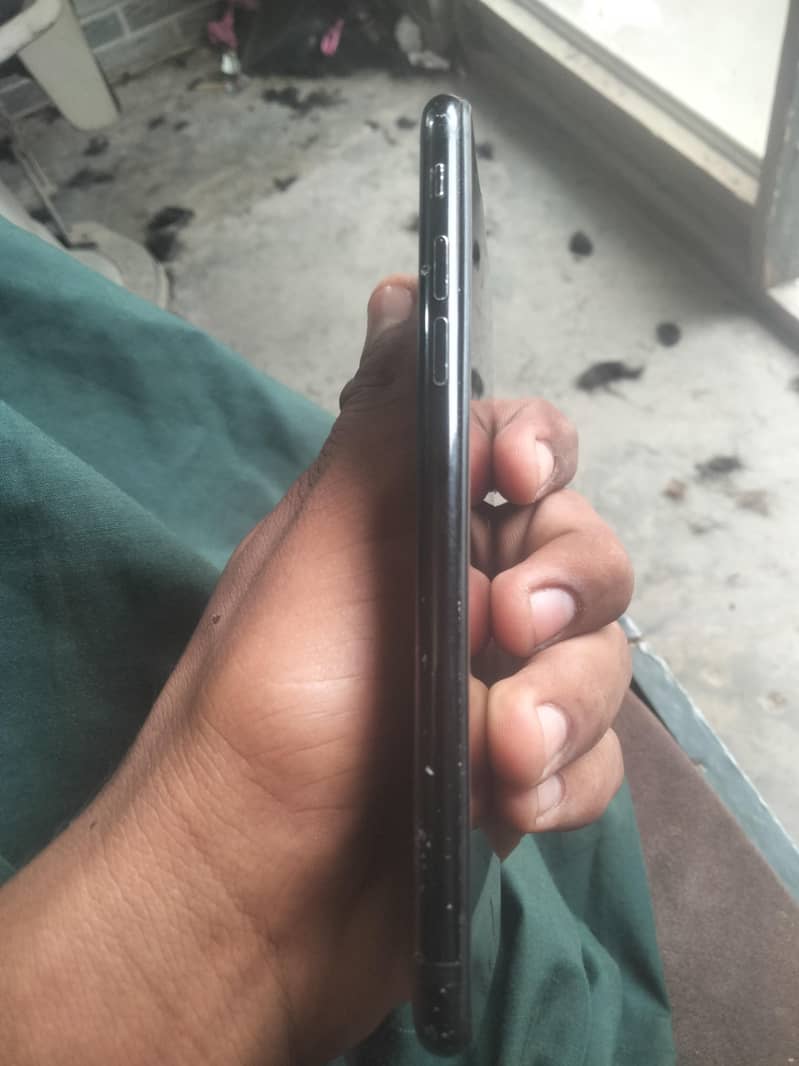 Apple iPhone 7 1