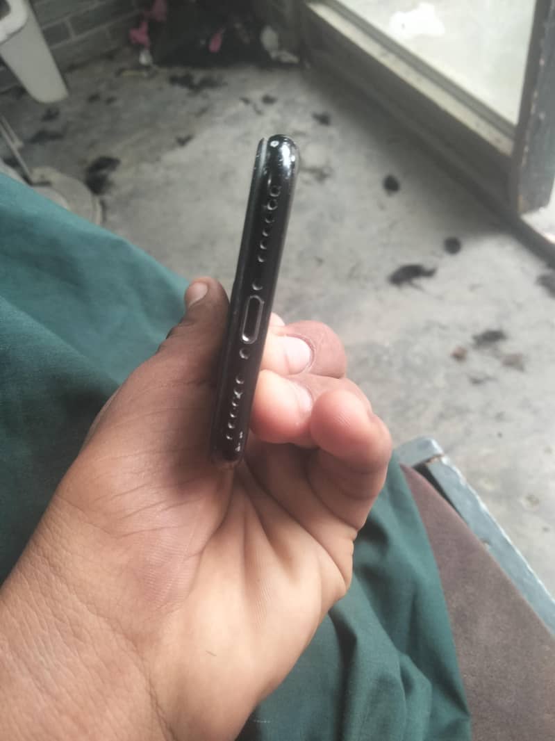 Apple iPhone 7 2
